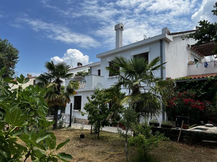 Image No.1-7 Bed Property for sale