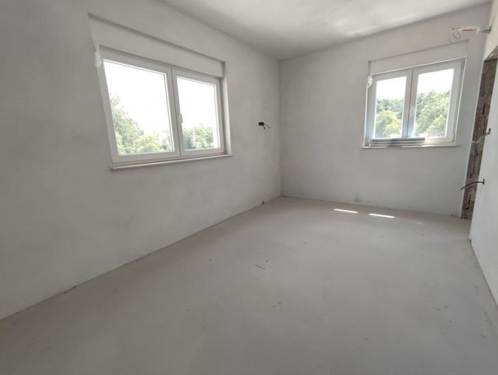 Image No.11-3 Bed Property for sale