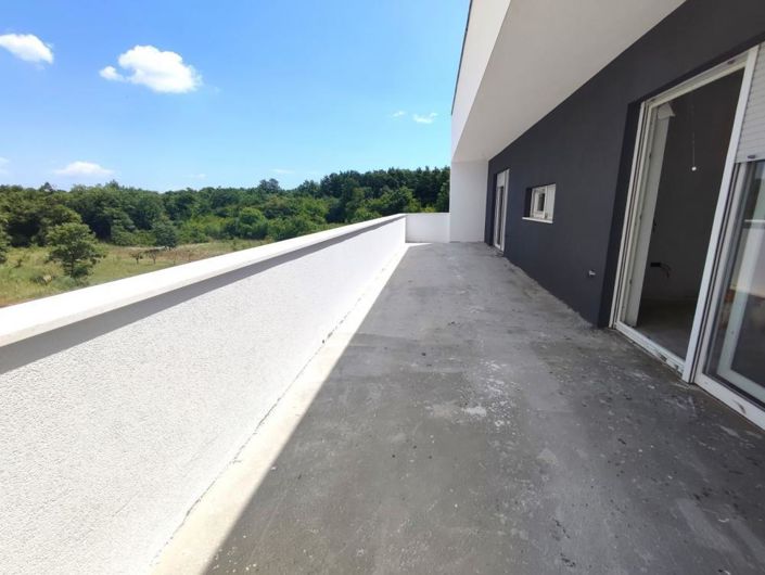 Image No.5-3 Bed Property for sale