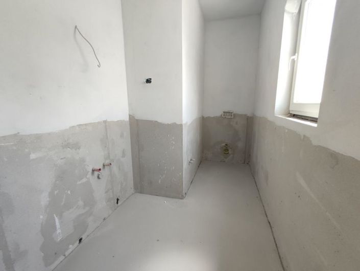 Image No.9-3 Bed Property for sale