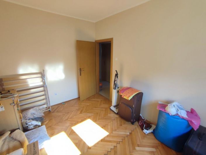 Image No.11-12 Bed Property for sale