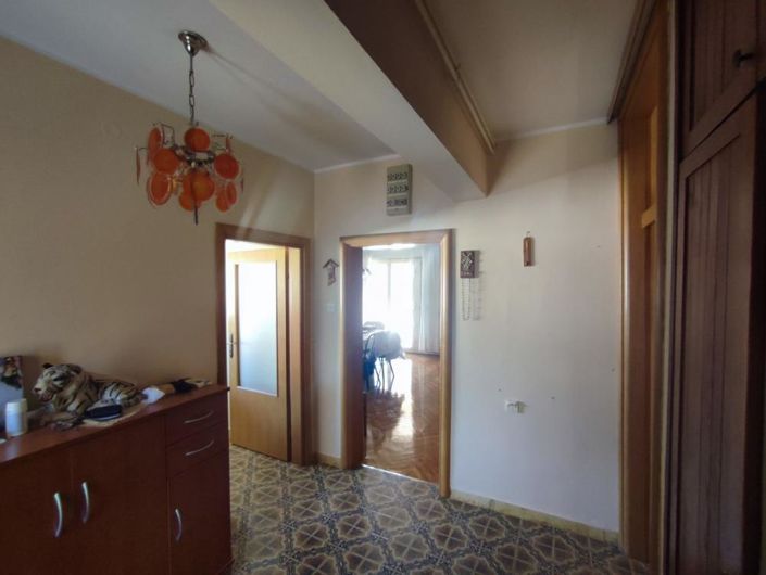 Image No.22-12 Bed Property for sale