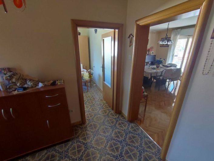 Image No.23-12 Bed Property for sale