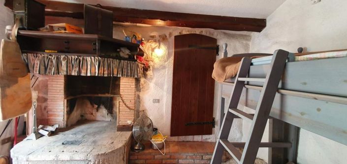 Image No.14-2 Bed Property for sale