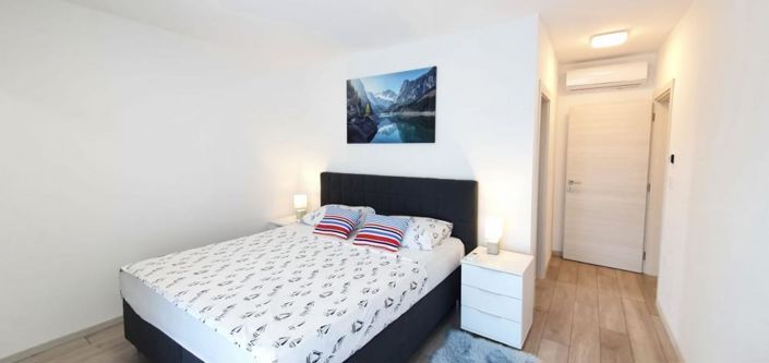 Image No.19-3 Bed Property for sale