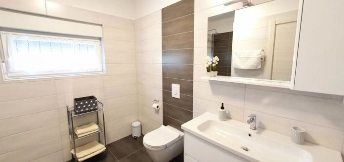 Image No.24-3 Bed Property for sale