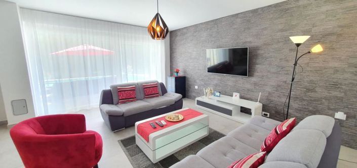 Image No.5-3 Bed Property for sale