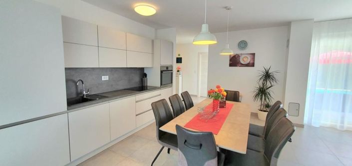 Image No.9-3 Bed Property for sale