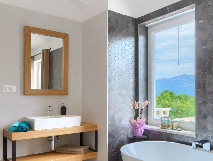 Image No.16-3 Bed Property for sale