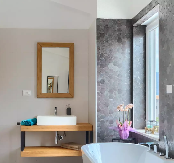 Image No.17-3 Bed Property for sale