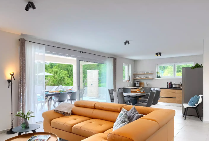 Image No.5-3 Bed Property for sale