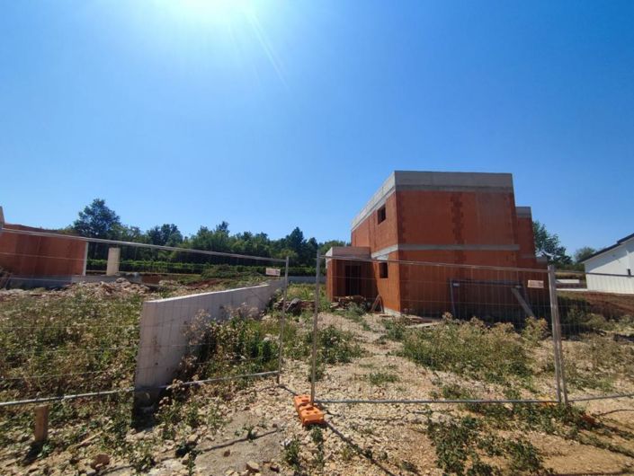 Image No.2-Propriété de 4 chambres à vendre à Labin