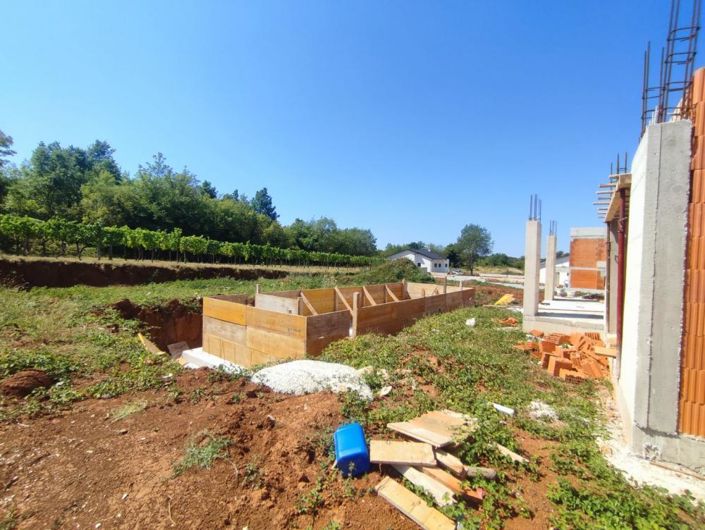 Image No.8-Propriété de 4 chambres à vendre à Labin