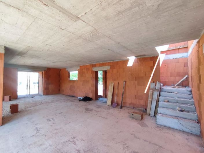 Image No.3-4 Bed Property for sale