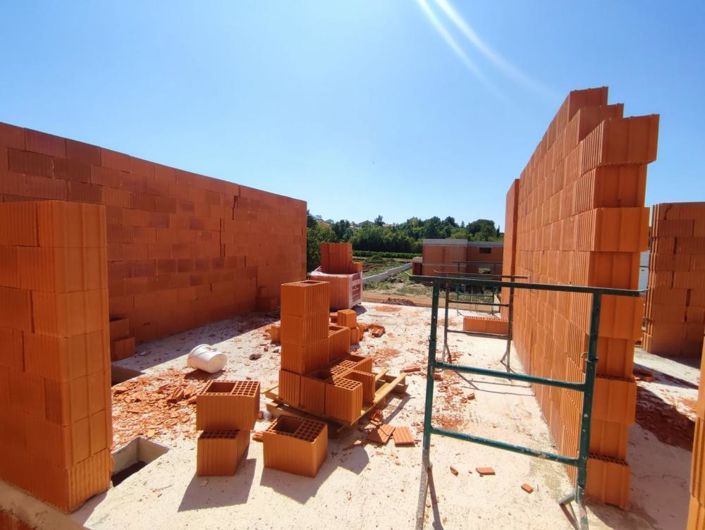 Image No.9-4 Bed Property for sale