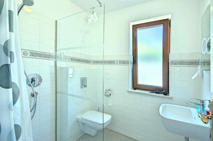 Image No.24-4 Bed Property for sale