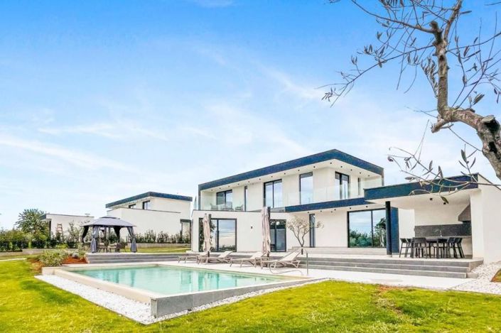Image No.1-Propriété de 4 chambres à vendre à Croatie