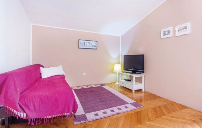 Image No.17-5 Bed Property for sale