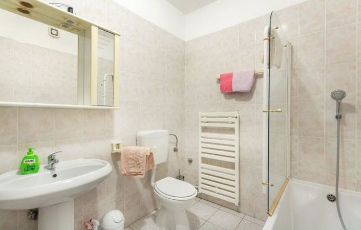 Image No.25-5 Bed Property for sale