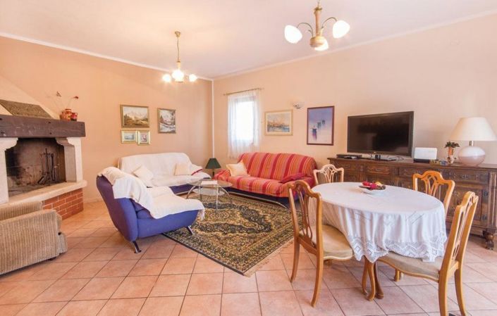 Image No.9-Propriété de 5 chambres à vendre à Porec