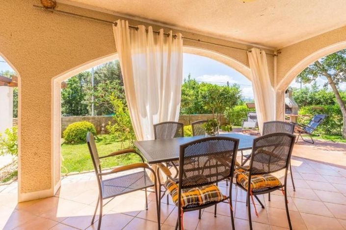 Image No.18-9 Bed Property for sale