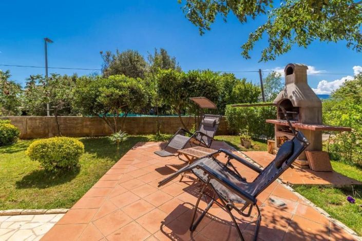 Image No.5-9 Bed Property for sale