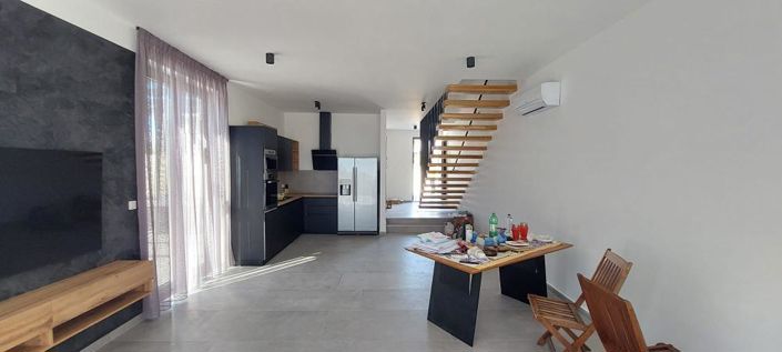 Image No.12-2 Bed Property for sale