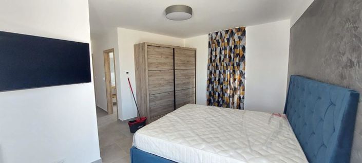 Image No.15-2 Bed Property for sale