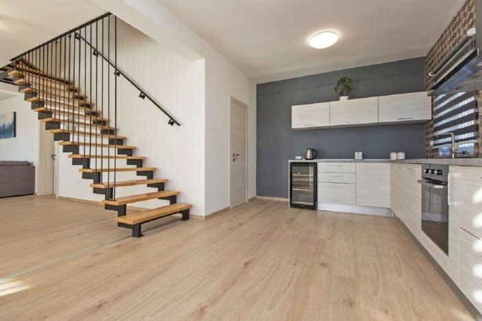 Image No.13-3 Bed Property for sale