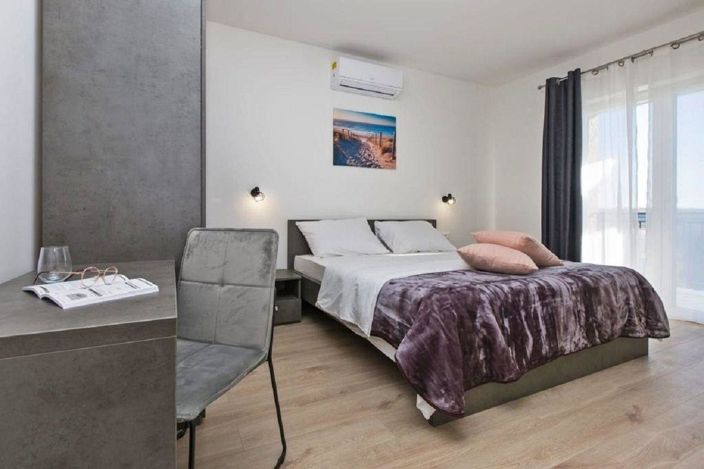 Image No.20-3 Bed Property for sale