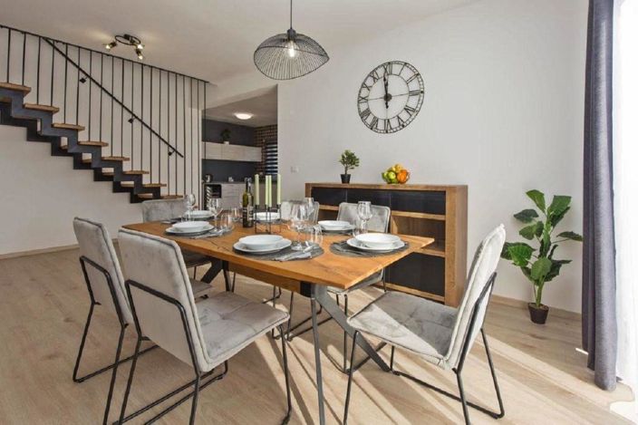 Image No.9-3 Bed Property for sale