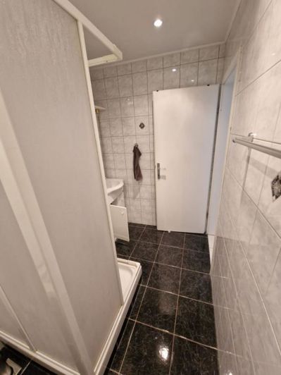 Image No.9-6 Bed Property for sale