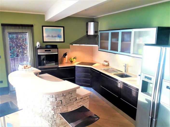 Image No.7-7 Bed Property for sale