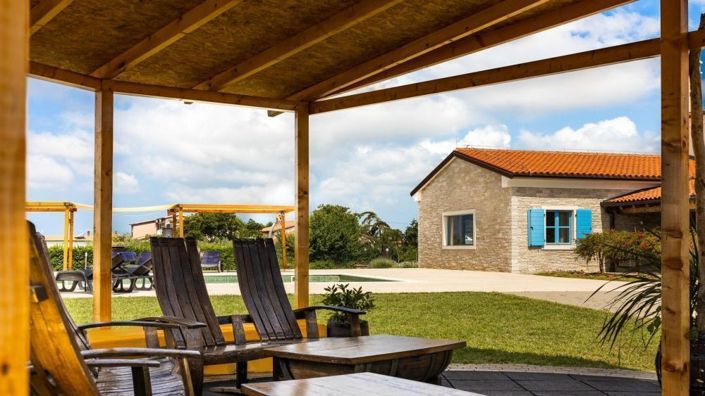 Image No.6-13 Bed Property for sale