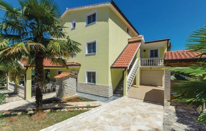 Image No.6-7 Bed Property for sale