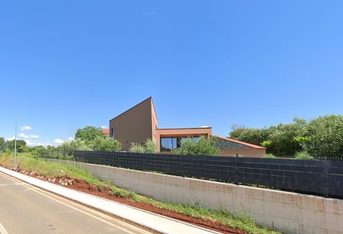 Image No.16-3 Bed Property for sale