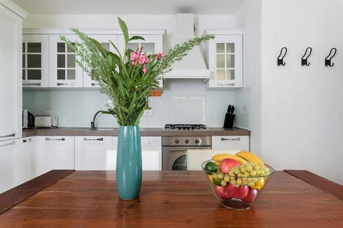 Image No.10-4 Bed Property for sale