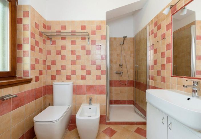 Image No.17-4 Bed Property for sale