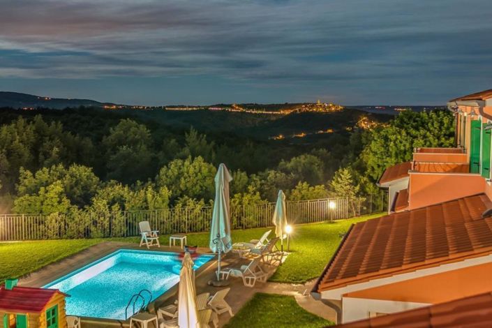 Image No.24-4 Bed Property for sale