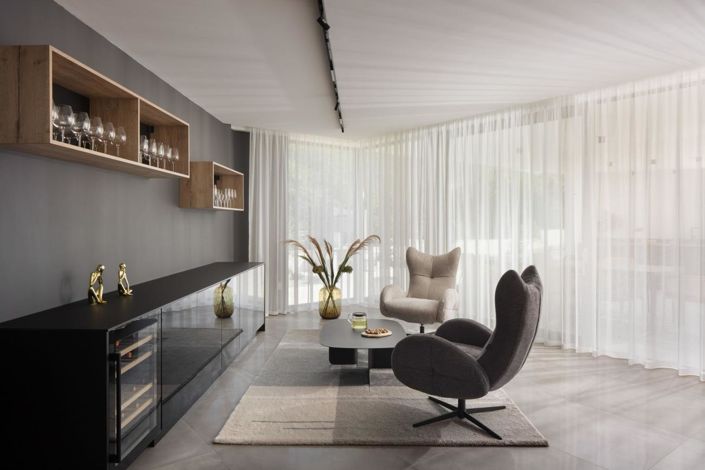 Image No.16-4 Bed Property for sale