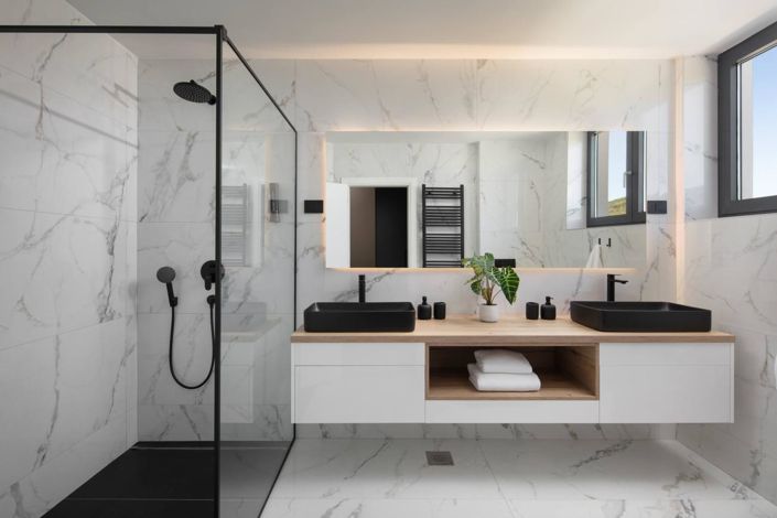 Image No.23-4 Bed Property for sale