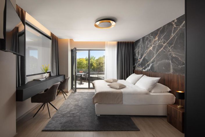 Image No.24-4 Bed Property for sale