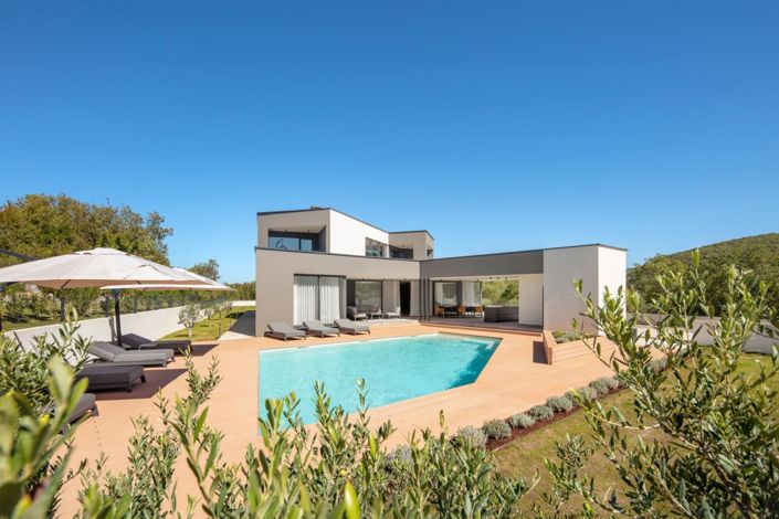 Image No.6-4 Bed Property for sale