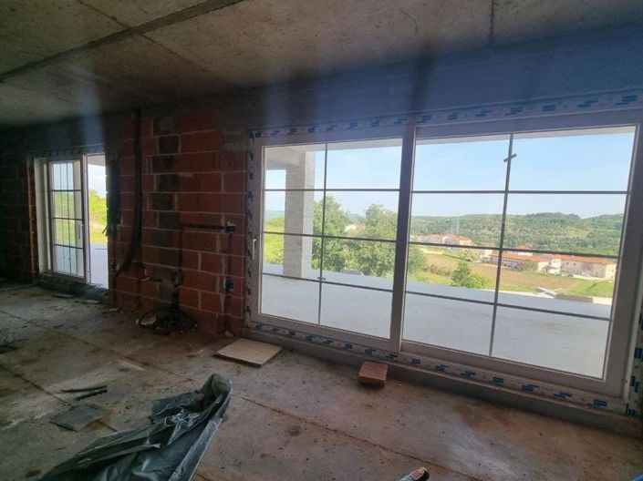 Image No.11-4 Bed Property for sale