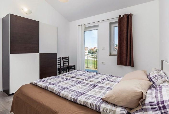 Image No.11-8 Bed Property for sale