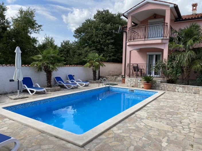 Image No.1-Propriété de 10 chambres à vendre à Labin