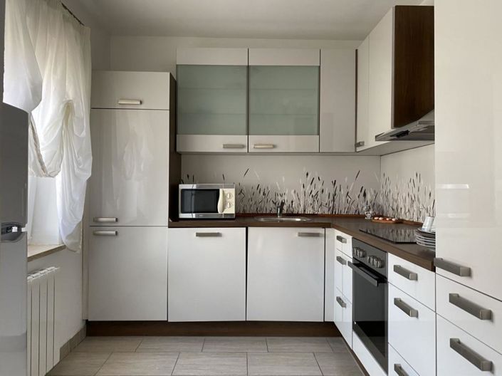 Image No.15-10 Bed Property for sale