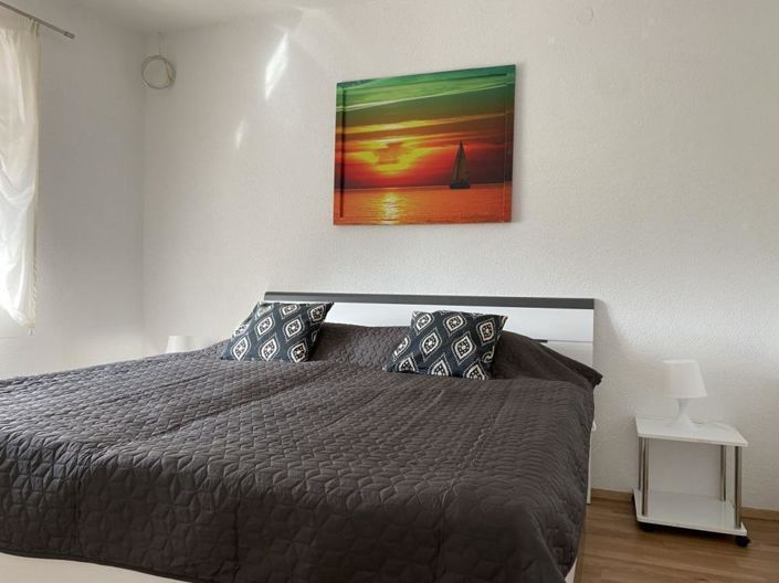 Image No.20-10 Bed Property for sale