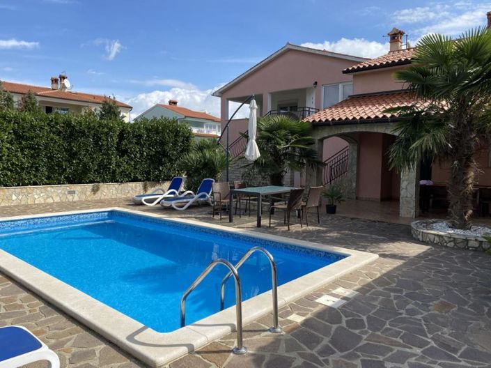 Image No.4-10 Bed Property for sale