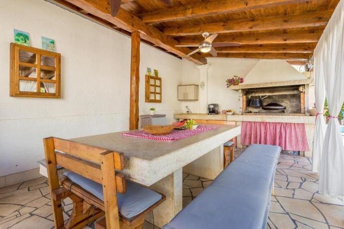 Image No.23-13 Bed Property for sale